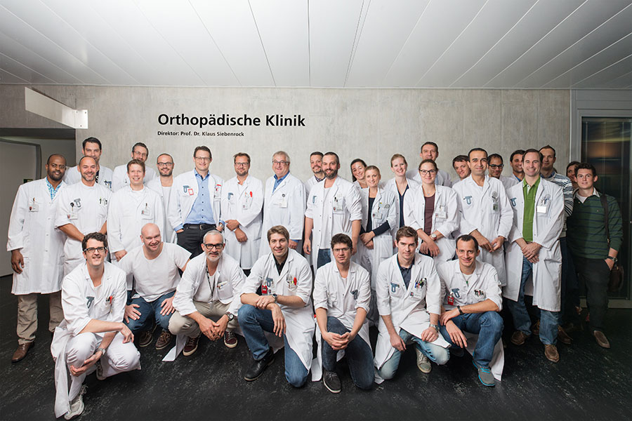 Aktuelles Team der Orthopädischen Klinik des Inselspital mit Direktor Prof. Dr. med. Klaus A. Siebenrock